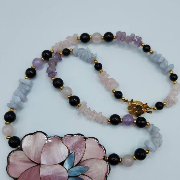 SOLD**********Vtg Lee Sands MOP Floral Inlay Rose Quartz Onyx Beaded Necklace - Picture 4 of 7